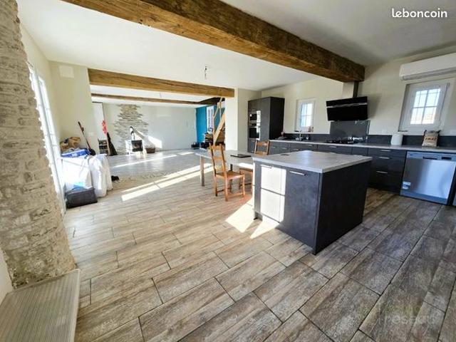 Maison vente à Saint-Jean-d'Angély, La Brousse