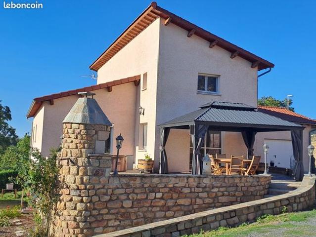 Maison vente à Saint-Dier-d'Auvergne, Puy-de-Dôme