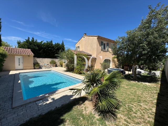 Maison vente à Avignon, Châteauneuf-de-gadagne