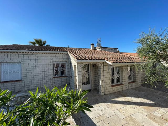 Maison location à Arles, Cabannes