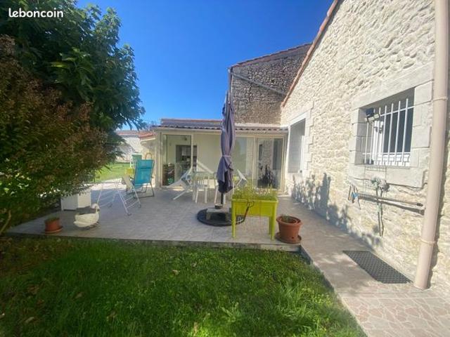 Maison vente à Saintes, Corme-ecluse