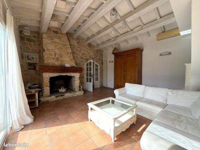 Maison vente à Arles, Bouches-du-Rhône