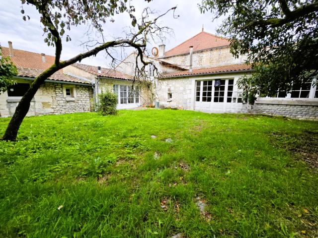 Maison vente à Jonzac, Saint-dizant-du-gua