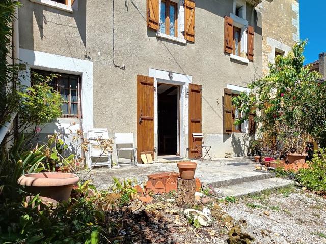 Maison vente à Parc d'Activités de la Rocade, Ruelle-sur-Touvre