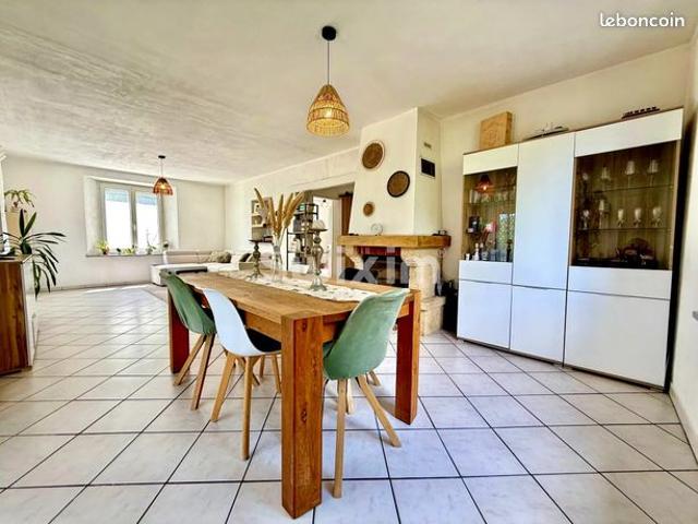Maison vente à Saint-Claude, Viry