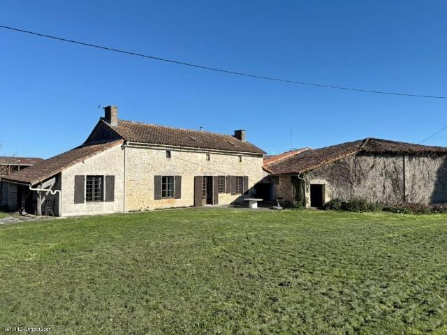 Maison vente à Montmorillon, Civray