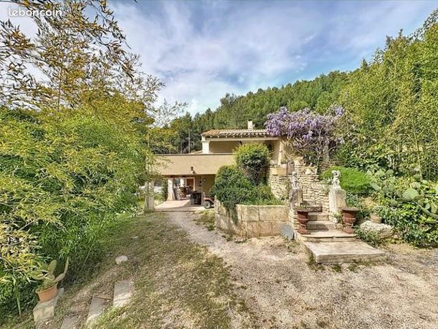 Maison vente à Apt, Cheval-blanc