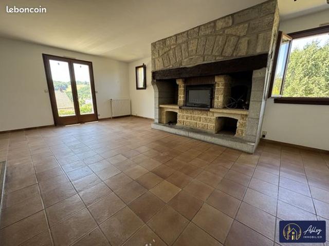 Maison vente à Mauriac, Ydes