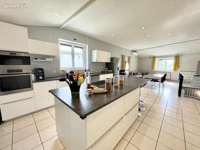 Maison vente à Saint-georges-sur-allier, Puy-de-Dôme