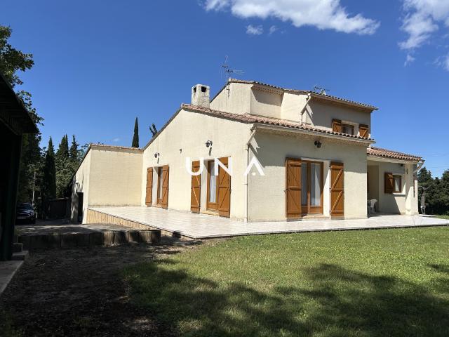 Maison vente à Nîmes, Tresques
