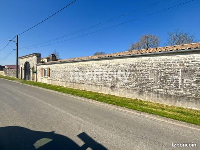 Maison vente à Saint-Jean-d'Angély, Saint-jean-d'angély