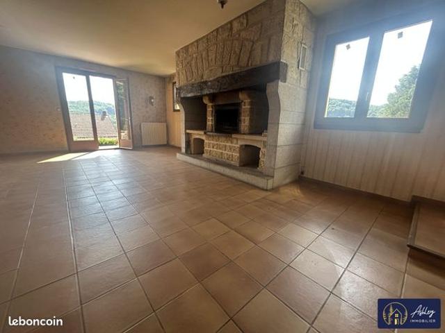 Maison vente à Mauriac, Ydes