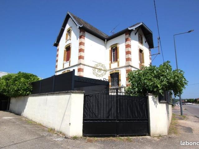 Maison vente à Mâcon, Tournus