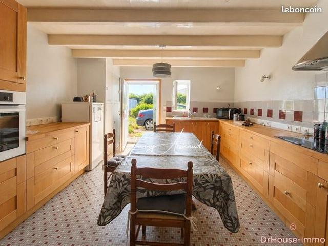 Maison vente à Fontenay-le-Comte, Vix