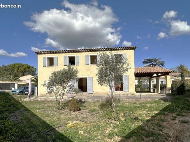 Maison vente à Saint-zacharie