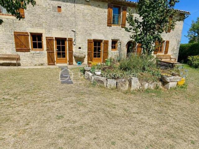 Maison vente à Pioussay, Valdelaume