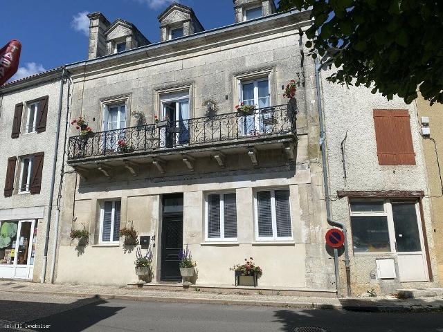 Maison vente à Confolens, Villefagnan