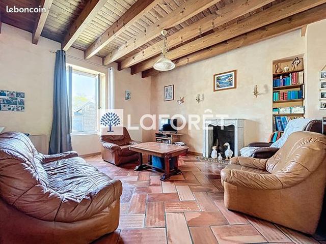 Maison vente à Bressuire, Combrand