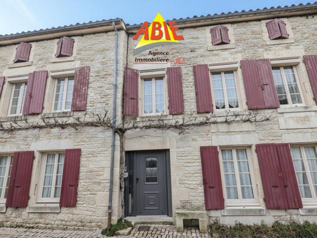 Maison vente à Bourg de Coulon, Coulon