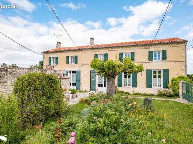 Maison vente à Saint-Jean-d'Angély, Doeuil-sur-le-mignon