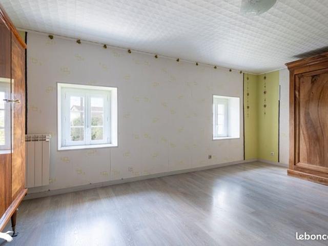 Maison vente à Saint-Jean-d'Angély, Doeuil-sur-le-mignon