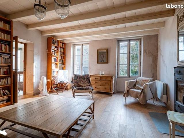 Maison vente à Saint-Jean-d'Angély, Doeuil-sur-le-mignon