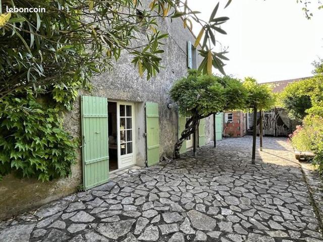 Maison vente à Saintes, Semussac