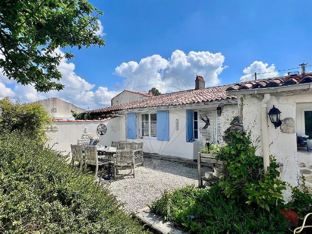 Maison vente à Rochefort, Etaules