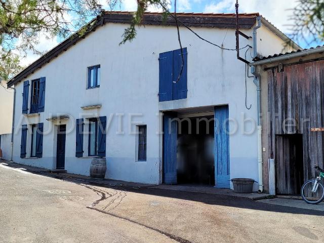 Maison vente à Narbonne, Cascastel-des-corbières