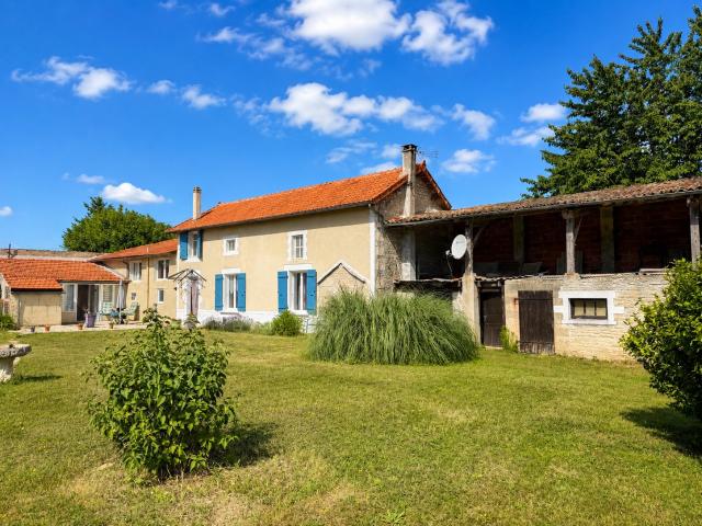 Maison vente à Confolens, Besse