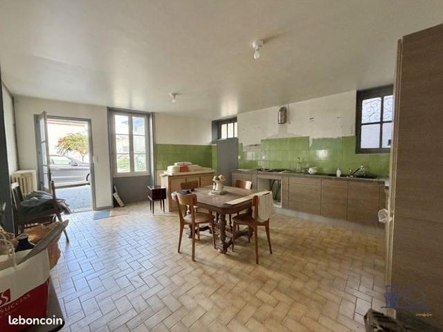 Maison vente à Saintes, Brie-sous-mortagne