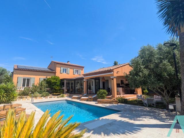 Maison vente à Arrondissement de Toulon, Le Castellet