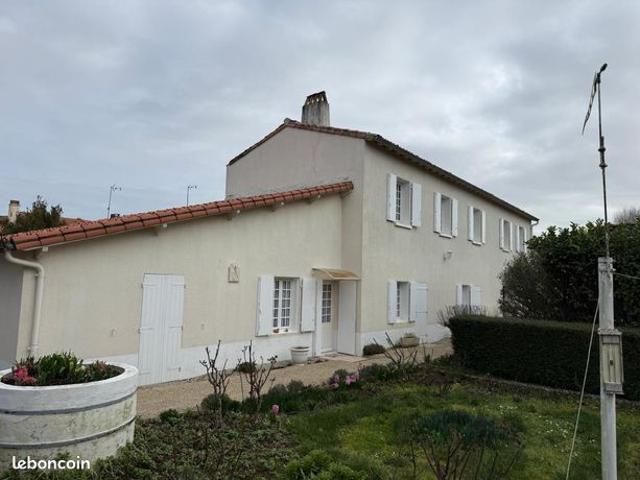 Maison vente à Montmorillon, Nouvelle-Aquitaine