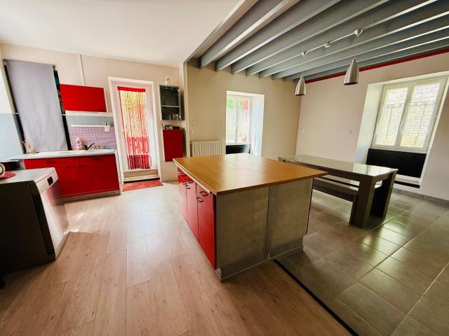 Maison vente à Parthenay, Champdeniers-saint-denis