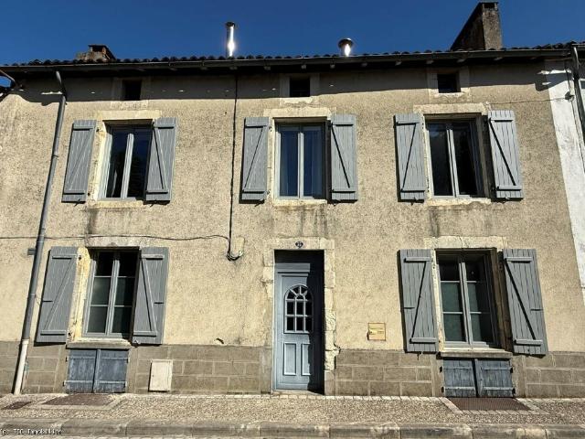 Maison vente à Confolens, Ruffec