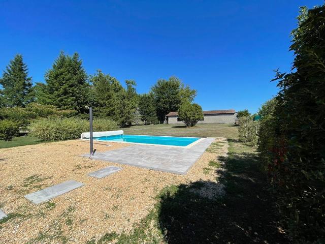 Maison vente à Nontron, Champagnac-de-belair