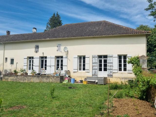Maison vente à Nontron, Lussas-et-nontronneau