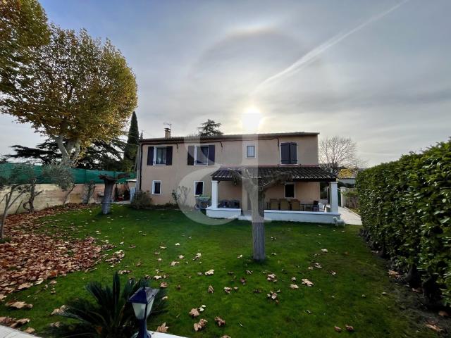Maison vente à Arles, Saint-etienne-du-grès