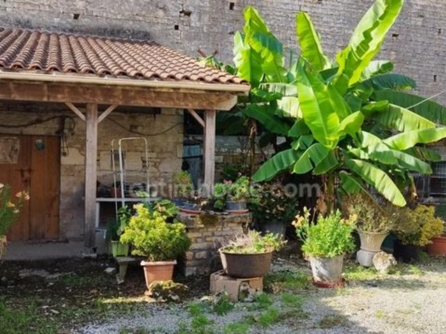 Maison vente à Confolens, Courcôme