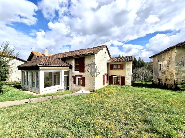 Maison vente à Nontron, Champagnac-de-belair
