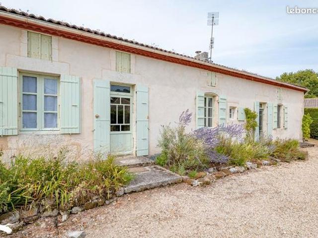 Maison vente à Saintes, Montpellier-de-médillan