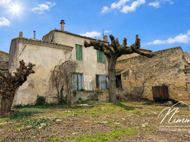 Maison vente à Nîmes, Mus
