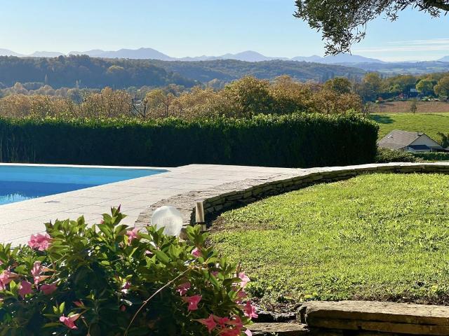 Maison vente à Oloron-Sainte-Marie, Salies-de-béarn