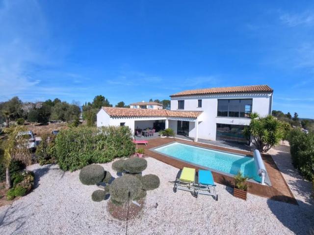 Maison vente à Narbonne, Escales