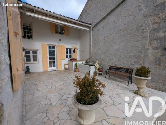 Maison vente à Saintes, Montils