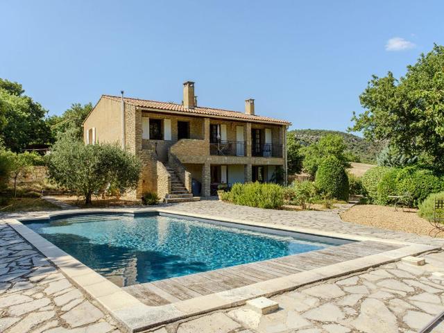 Maison vente à Apt, Murs