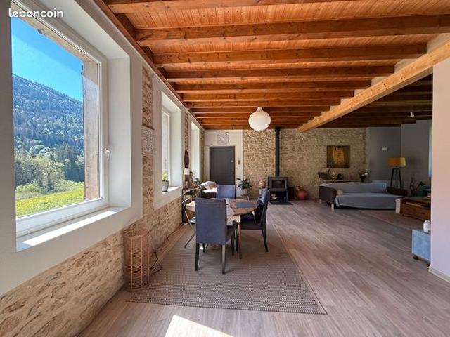 Maison vente à Nantua, Champfromier