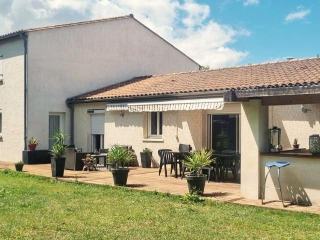 Maison vente à Saint-Jean-d'Angély, La Vergne