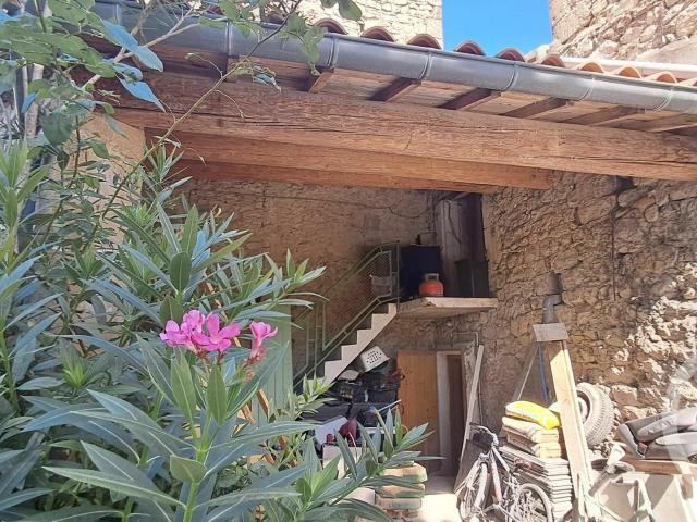 Maison vente à Nîmes, Montmirat