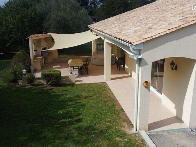 Maison vente à Cognac, Saint-même-les-carrières